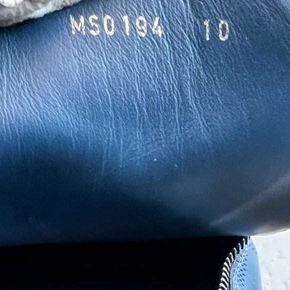 Louis Vuitton sneakers LV size 10 - Picture 6 of 9